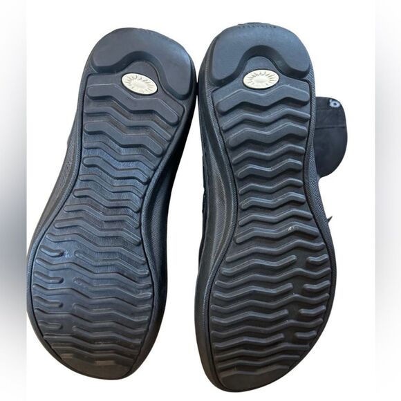 UGG Black Catalina Laced Nubuck Leather Shearling Boots - Picture 8 of 10